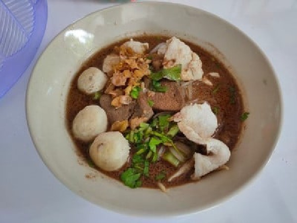 ก๋วยเตียวหมูน้ำตก